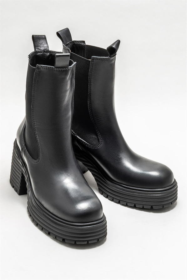 Siyah deri kadın bot, günlük kullanım için - Elle Shoes