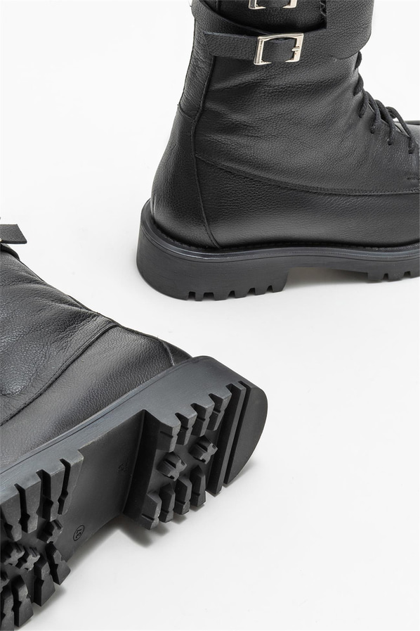 Siyah deri kadın günlük bot, günlük kullanım için - Elle Shoes