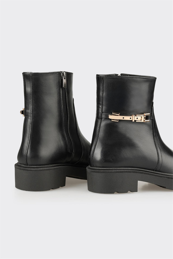 Siyah altın deri metal tokalı kadın bot, rahat kullanım için - Elle Shoes