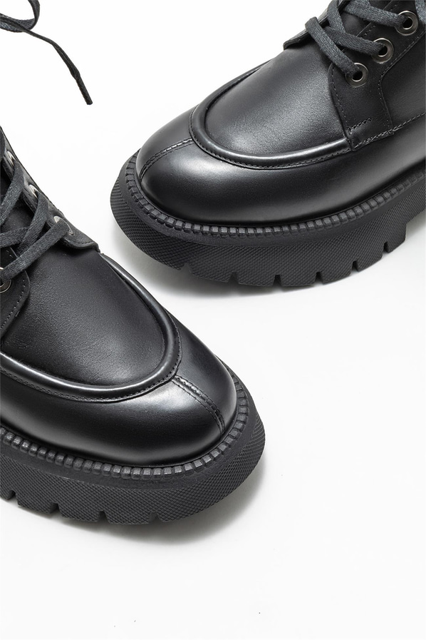 Siyah deri kadın günlük bot, günlük kullanım için - Elle Shoes