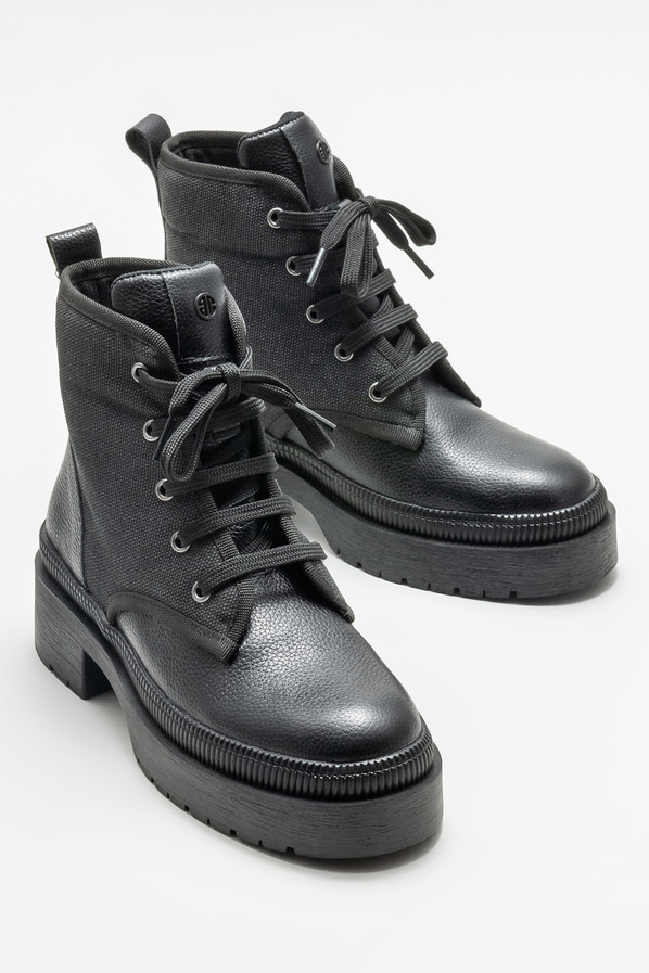 Siyah deri kadın bot, günlük kullanım için - Elle Shoes