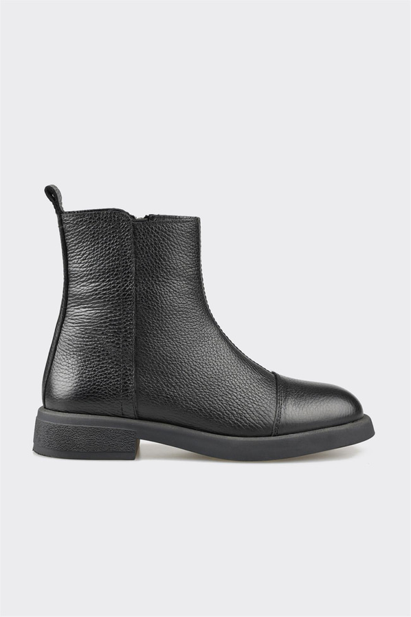 Siyah deri kalın tabanlı kadın bot, günlük kullanım için - Elle Shoes