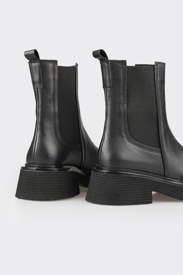 Siyah Deri Kadın Günlük Bot