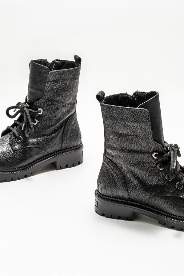 Siyah deri kadın günlük bot, günlük kullanım için - Elle Shoes
