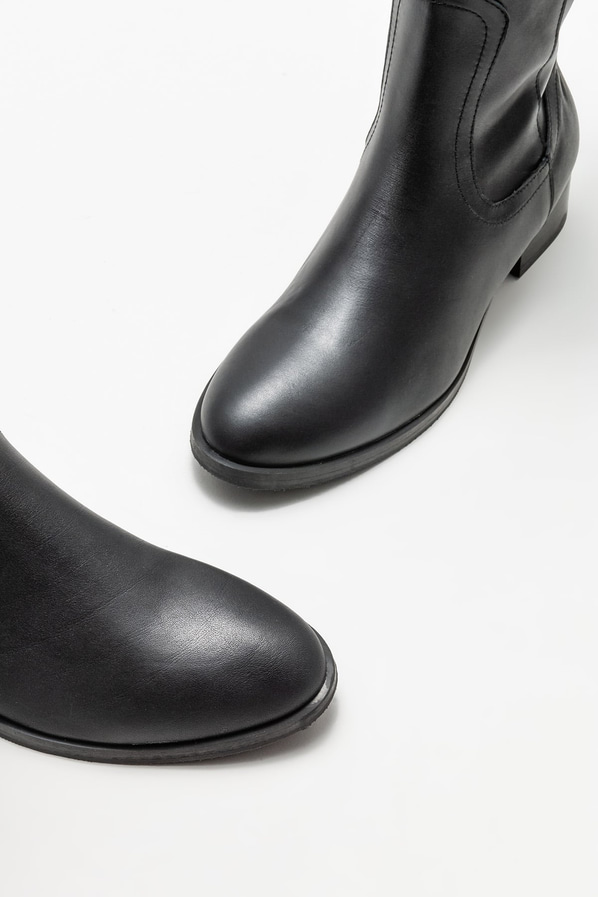 Siyah deri kadın çizme, günlük kullanım için - Elle Shoes