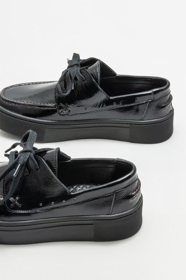 Siyah deri düz kadın ayakkabı, günlük kullanım için - Elle Shoes