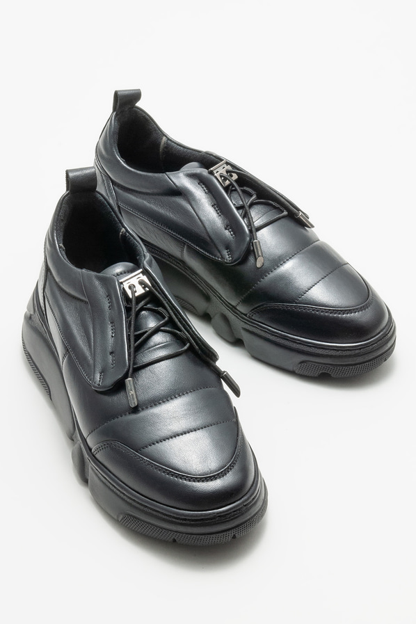 Siyah deri düz kadın ayakkabı, günlük kullanım için - Elle Shoes