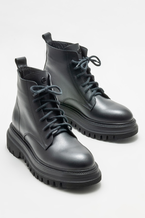 Siyah deri düz kadın bot, günlük kullanım için - Elle Shoes