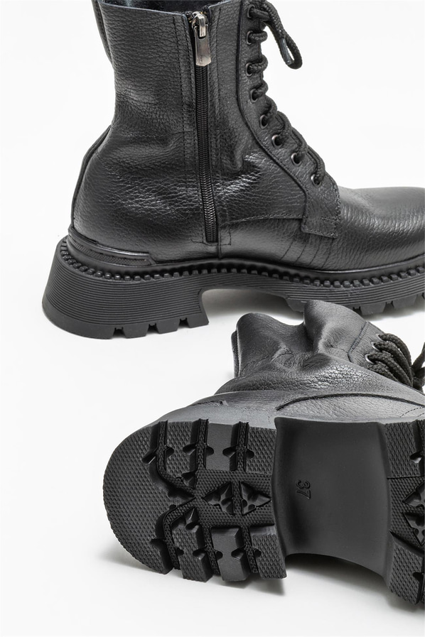 Siyah deri düz kadın bot, günlük kullanım için - Elle Shoes