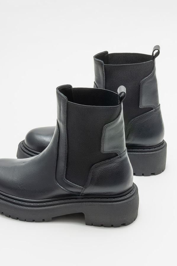 Siyah deri düz kadın bot, günlük kullanım için - Elle Shoes