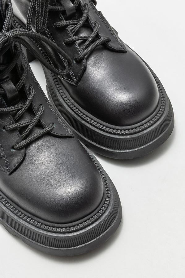 Siyah deri düz kadın bot, günlük kullanım için - Elle Shoes