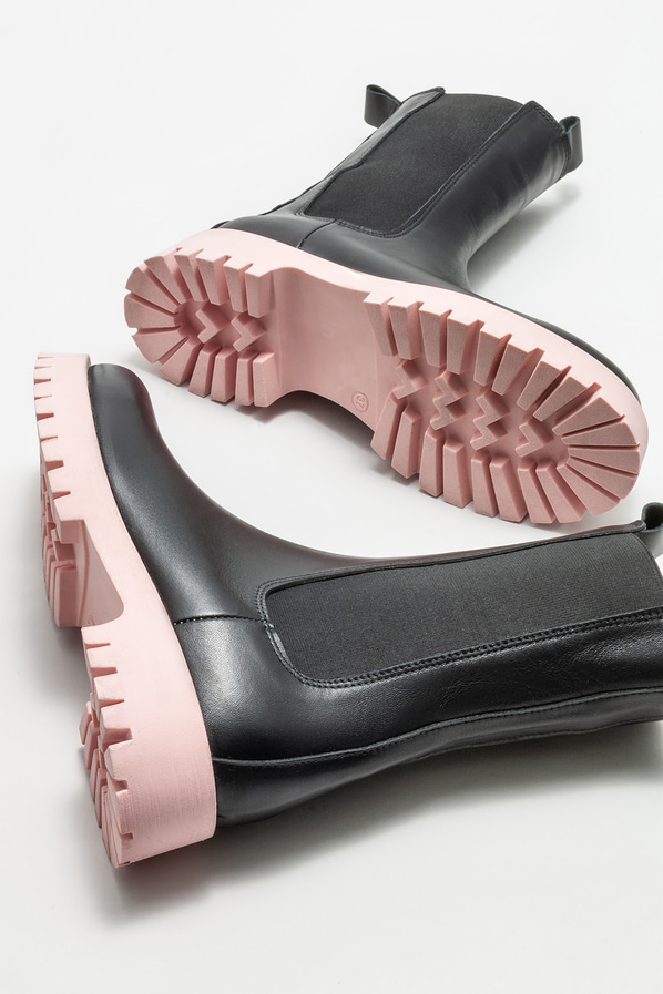 Siyah deri düz kadın bot, günlük kullanım için - Elle Shoes