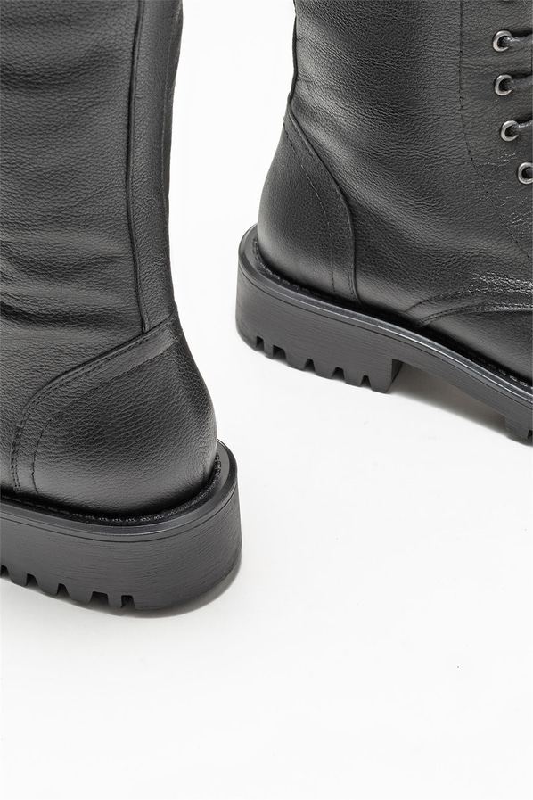 Siyah deri düz kadın bot, günlük kullanım için - Elle Shoes