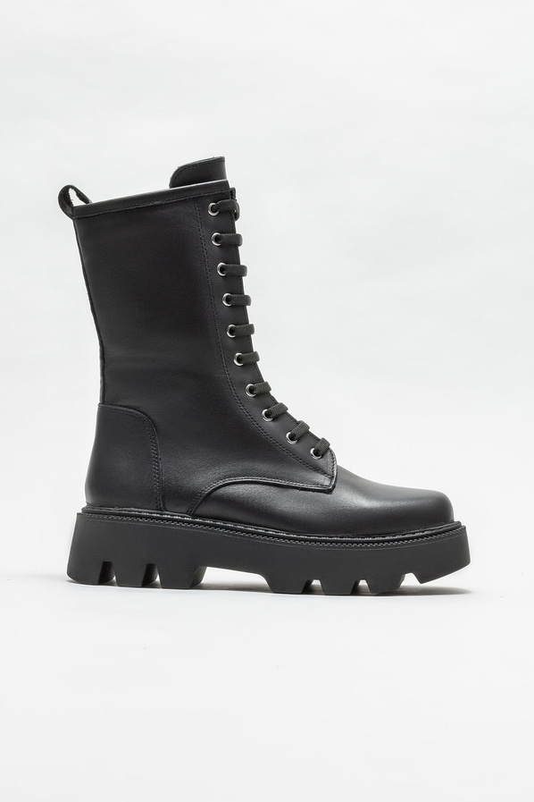 Siyah deri düz kadın bot, günlük kullanım için - Elle Shoes