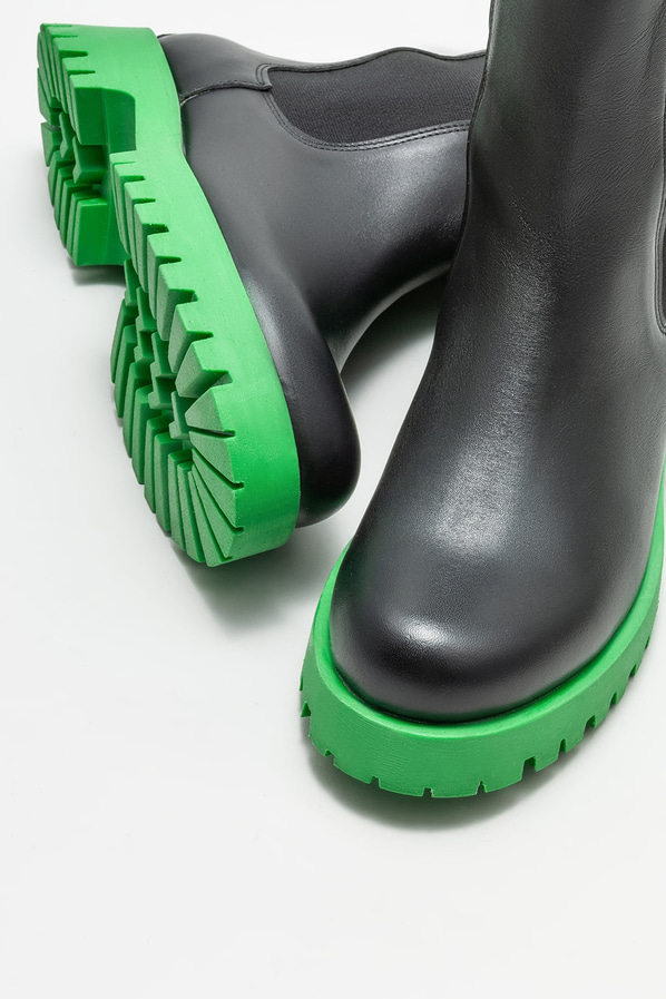 Siyah deri düz kadın bot, günlük kullanım için - Elle Shoes