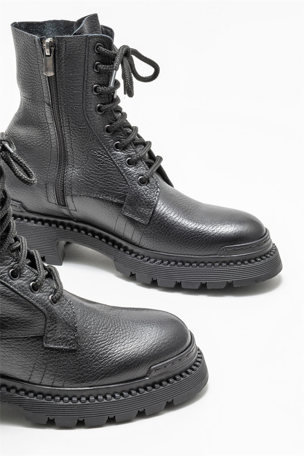 Siyah deri düz kadın bot, günlük kullanım için - Elle Shoes