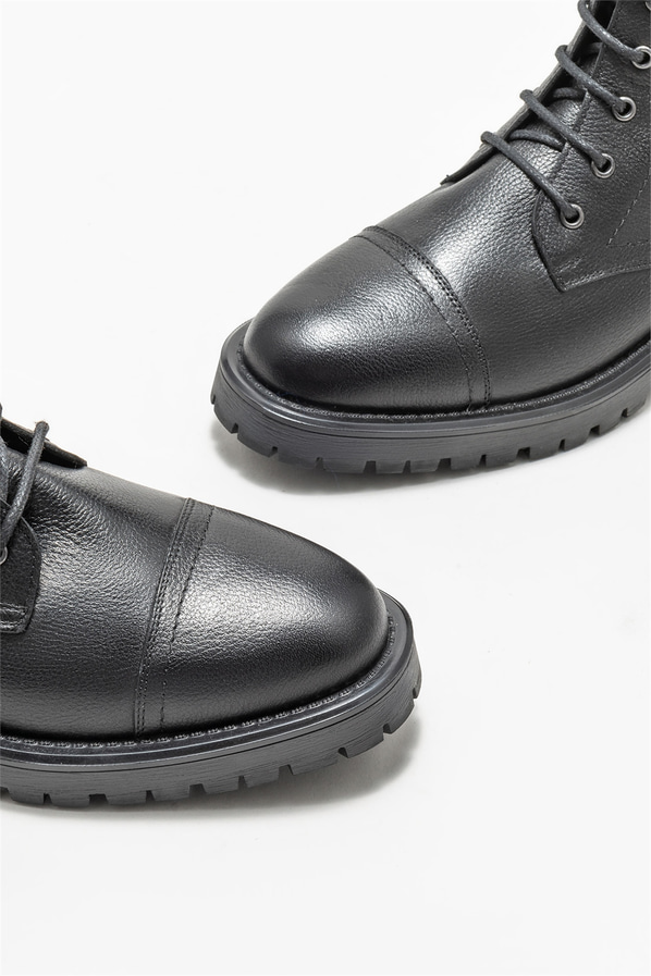 Siyah deri düz kadın bot, günlük kullanım için - Elle Shoes