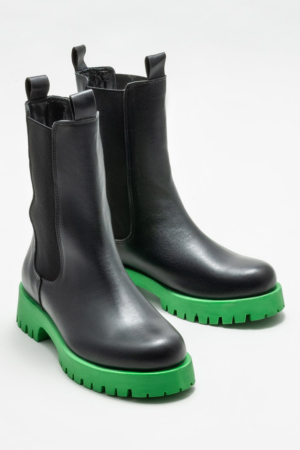 Siyah deri düz kadın bot, günlük kullanım için - Elle Shoes