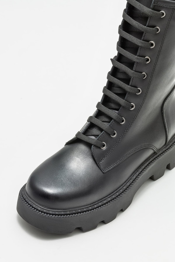 Siyah deri düz kadın bot, günlük kullanım için - Elle Shoes