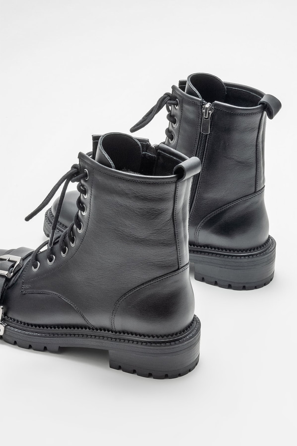 Siyah deri düz kadın bot, günlük kullanım için - Elle Shoes