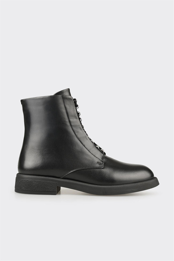 Siyah deri düz yumuşak dokulu kadın bot, günlük kullanım için - Elle Shoes