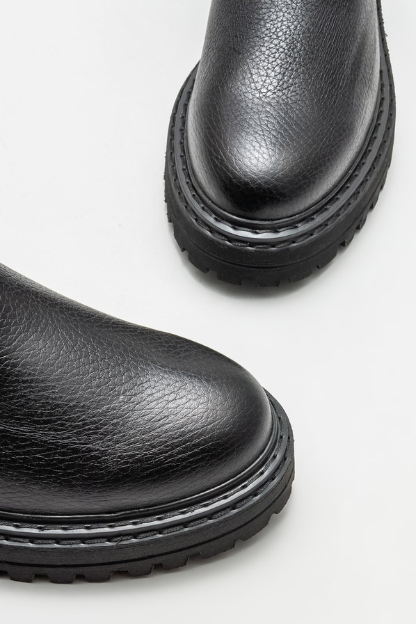 Siyah deri düz kadın bot, günlük kullanım için - Elle Shoes