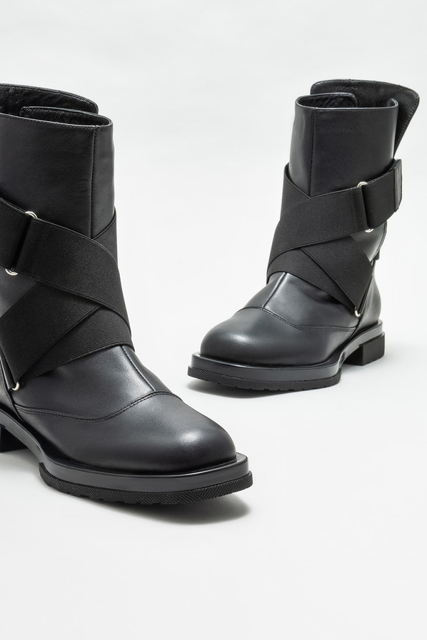 Siyah deri düz kadın bot, günlük kullanım için - Elle Shoes