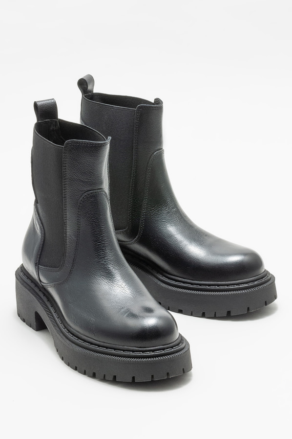 Siyah deri düz kadın bot, günlük kullanım için - Elle Shoes