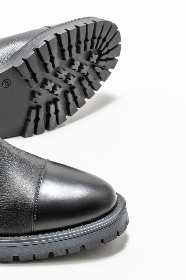 Siyah deri düz kadın bot, günlük kullanım için - Elle Shoes