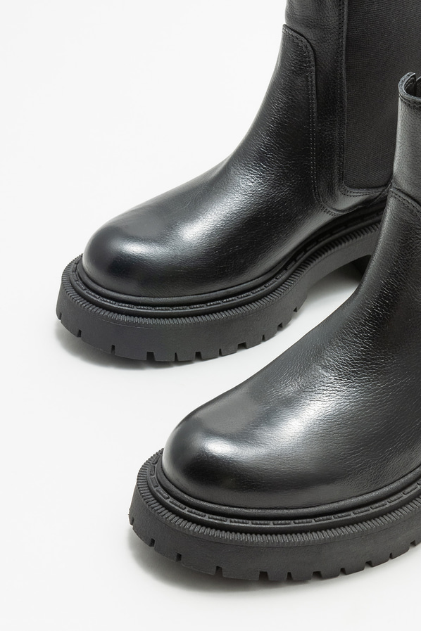 Siyah deri düz kadın bot, günlük kullanım için - Elle Shoes
