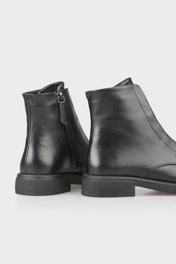 Siyah deri düz kadın bot, günlük kullanım için - Elle Shoes