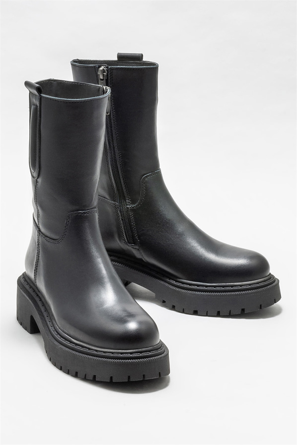 Siyah deri düz kadın bot, günlük kullanım için - Elle Shoes