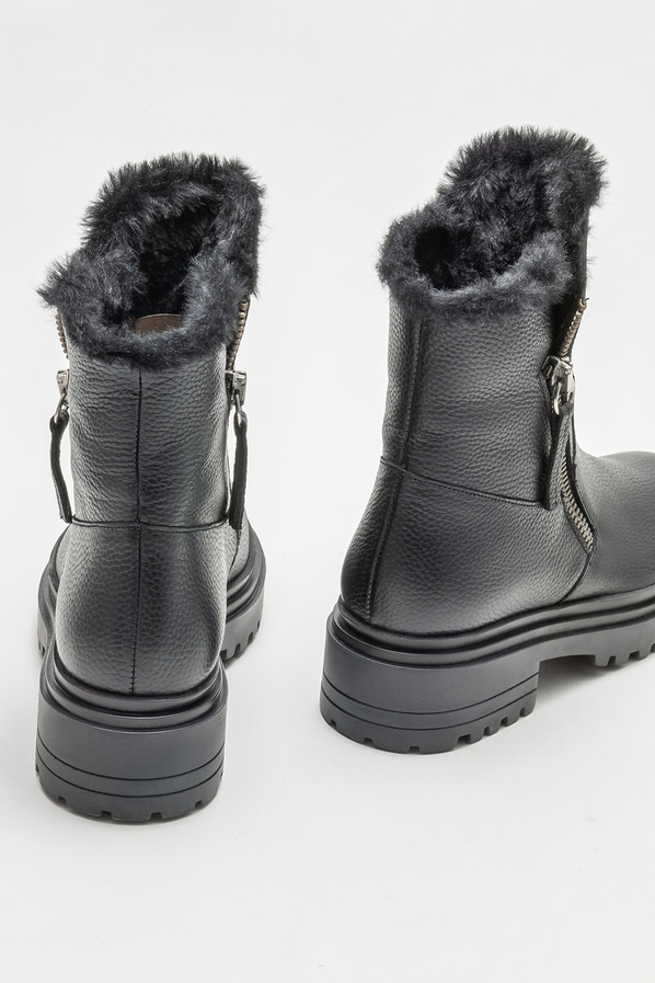 Siyah deri düz kadın bot, günlük kullanım için - Elle Shoes