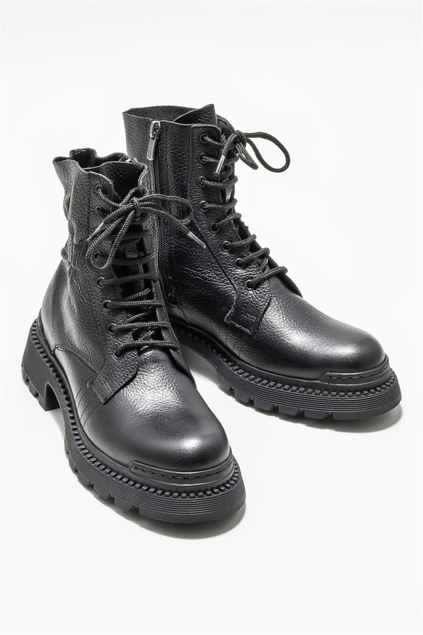 Siyah deri düz kadın bot, günlük kullanım için - Elle Shoes
