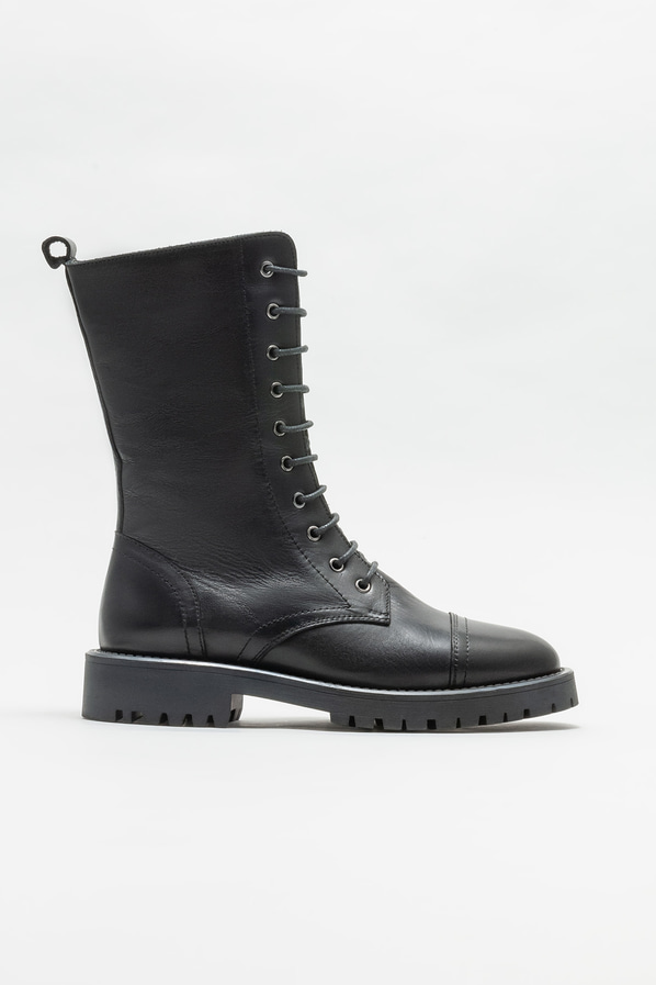 Siyah deri düz kadın bot, günlük kullanım için - Elle Shoes