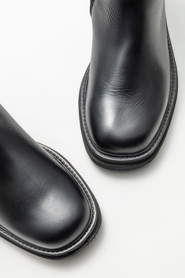 Siyah deri düz kadın bot, günlük kullanım için - Elle Shoes