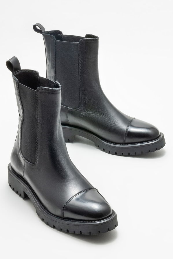 Siyah deri düz kadın bot, günlük kullanım için - Elle Shoes