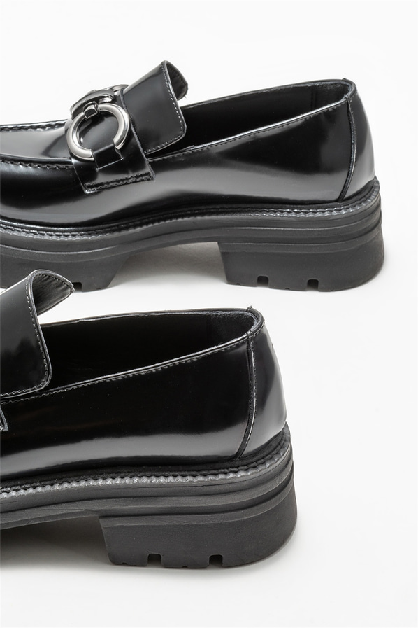 Siyah deri kadın loafer, günlük kullanım için - Elle Shoes