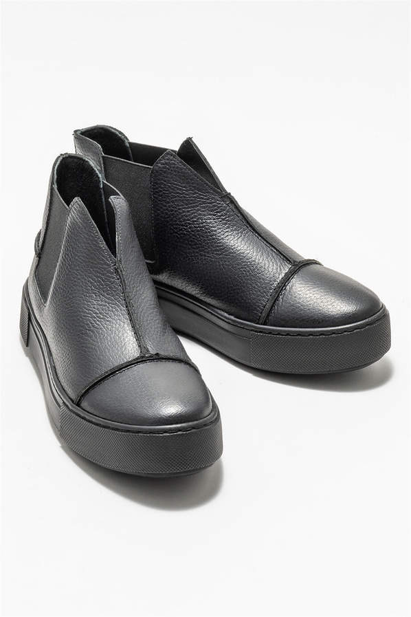 Siyah deri kadın bot, günlük kullanım için - Elle Shoes