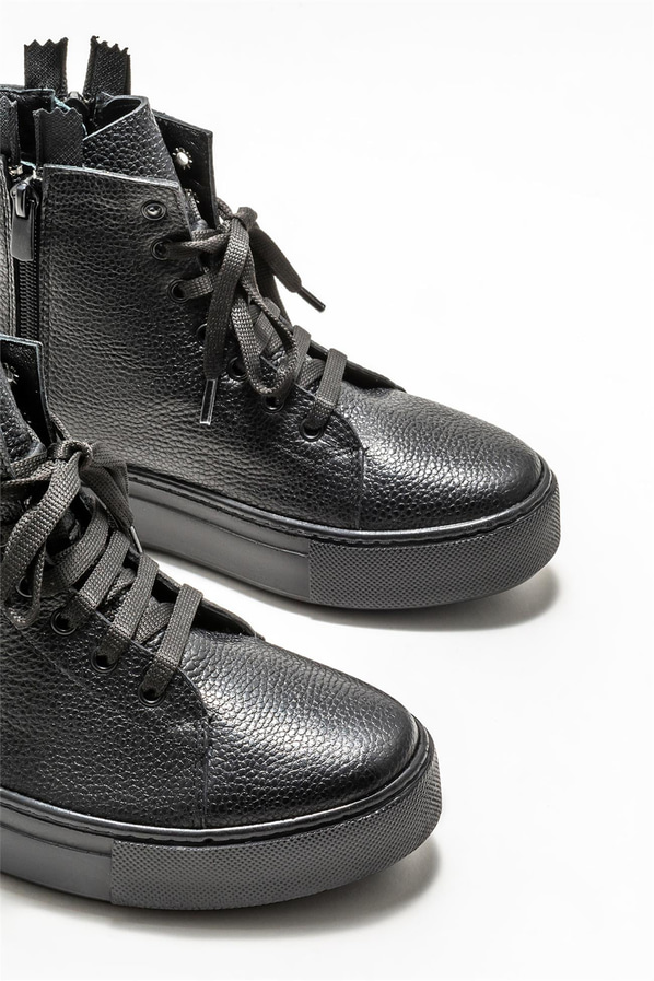 Siyah deri kadın bot, günlük kullanım için - Elle Shoes