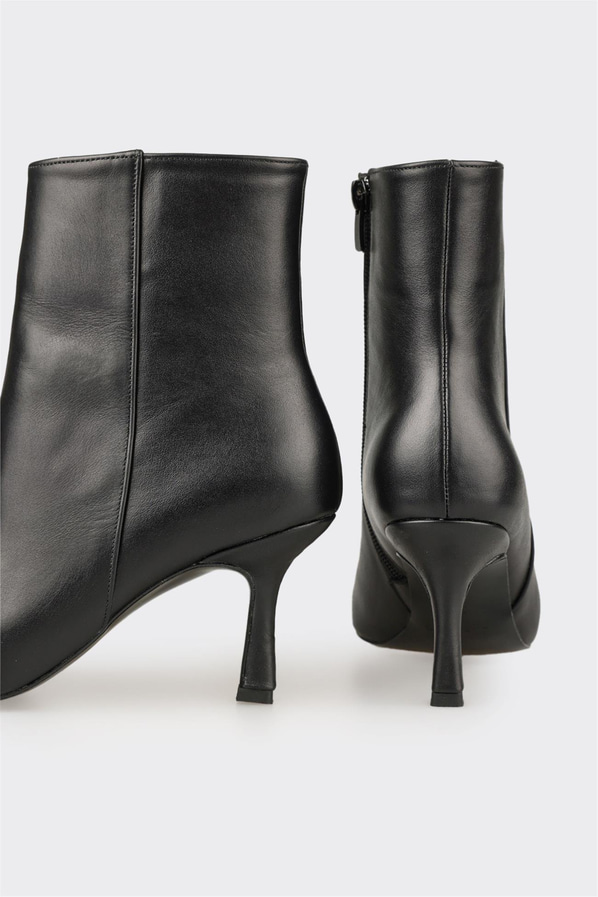 Siyah Deri Kadın Klasik Bot