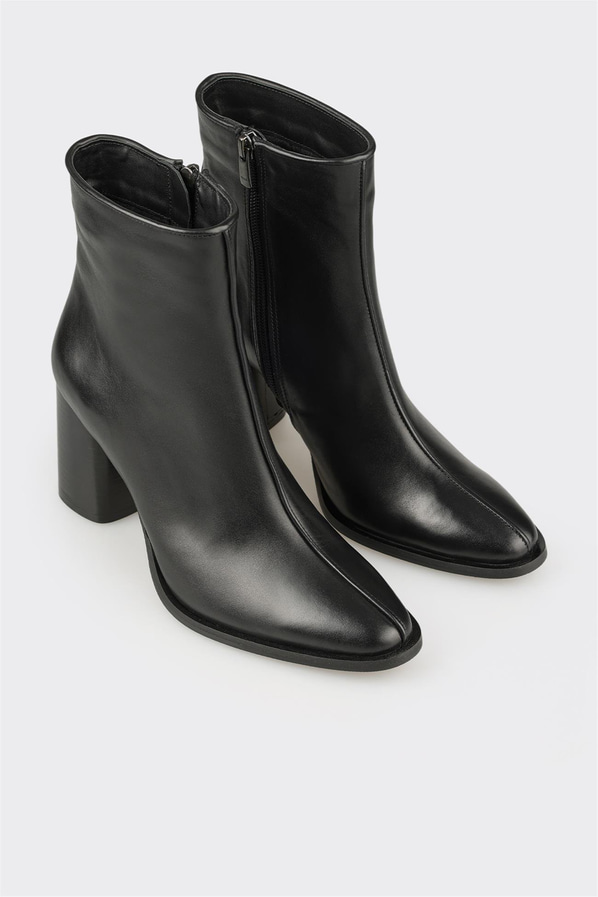 Siyah Deri Kadın Klasik Bot