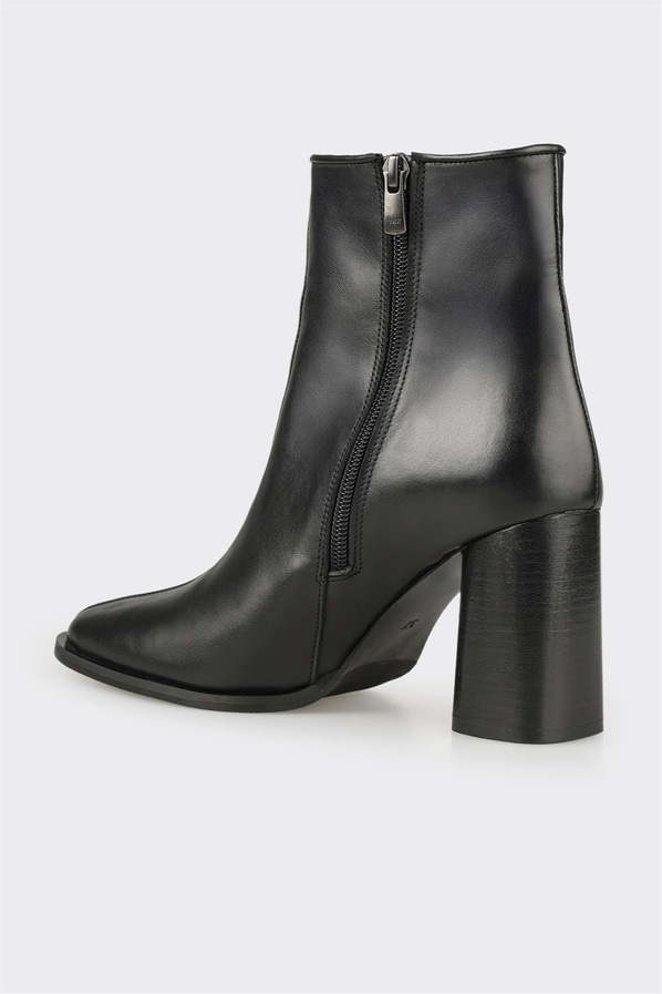 Siyah Deri Kadın Klasik Bot