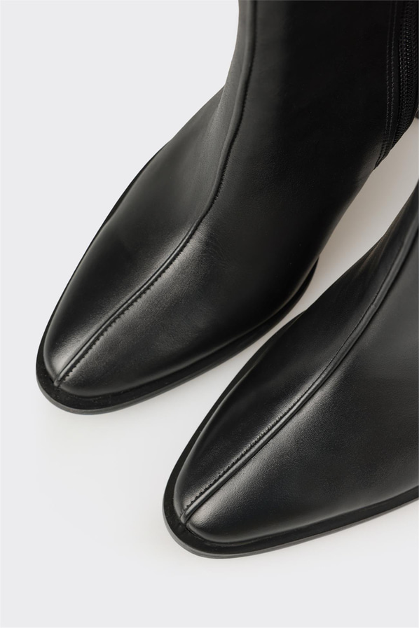 Siyah Deri Kadın Klasik Bot