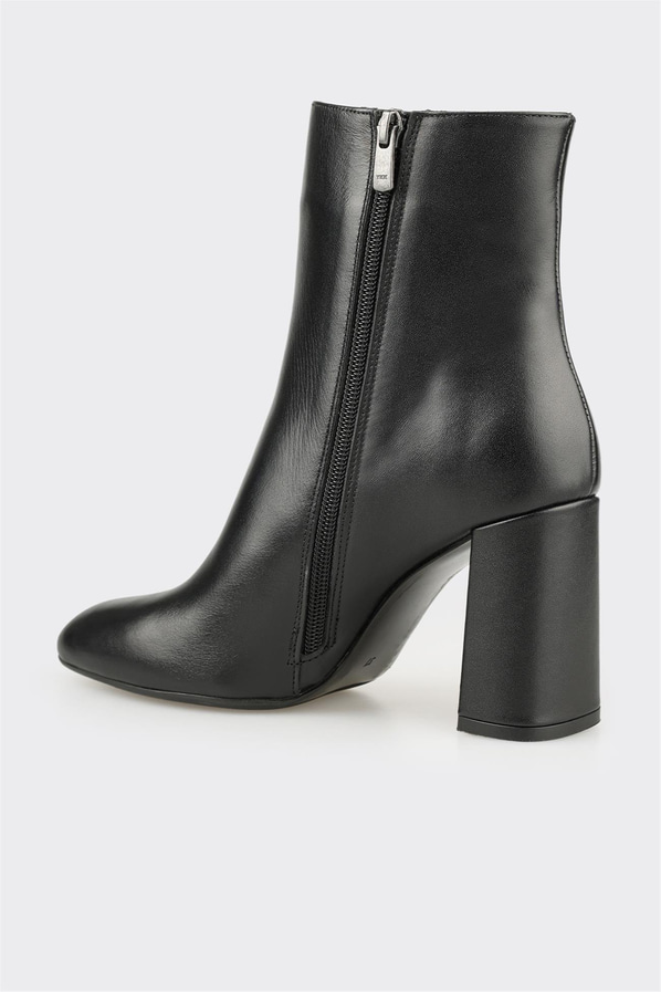 Siyah Deri Kadın Klasik Bot