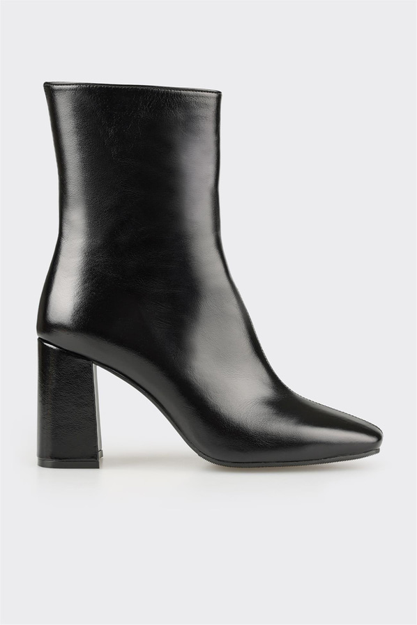 Siyah Deri Kadın Klasik Bot