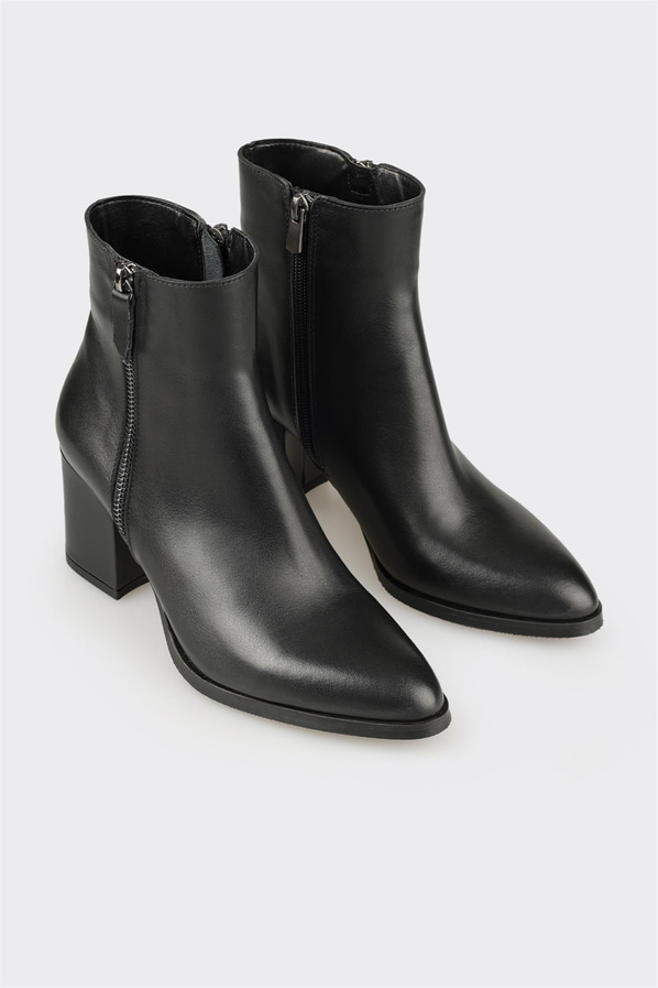 Siyah Deri Kadın Klasik Bot