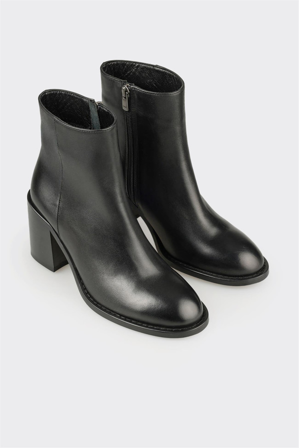 Siyah Deri Kadın Klasik Bot