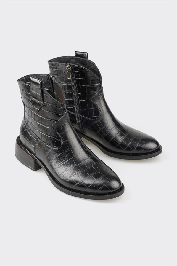 Siyah Deri Kadın Klasik Bot