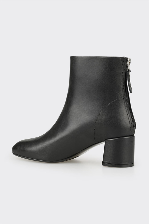 Siyah Deri Kadın Klasik Bot